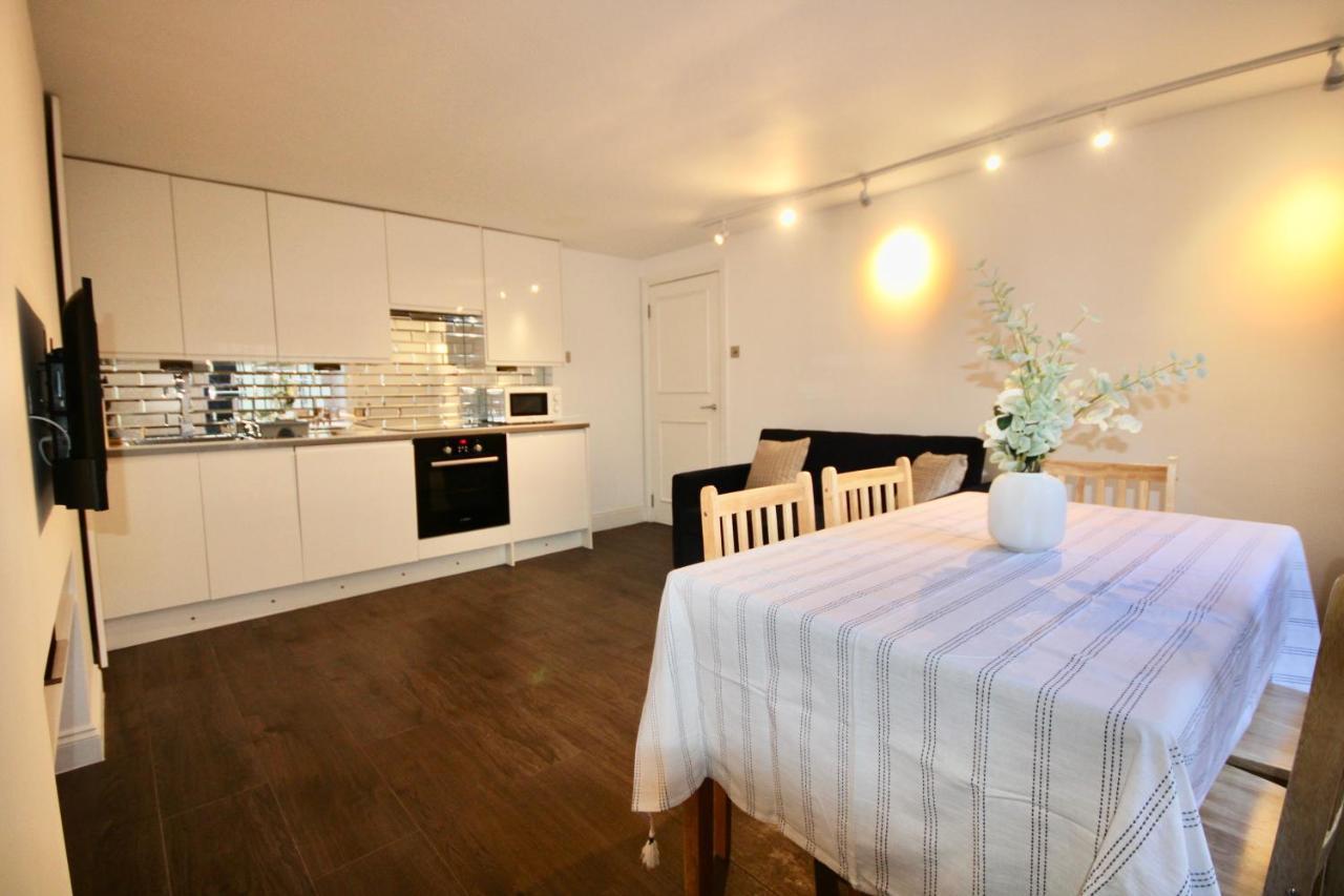 Appartement Superb Flat Near Victoria Station à Londres Extérieur photo