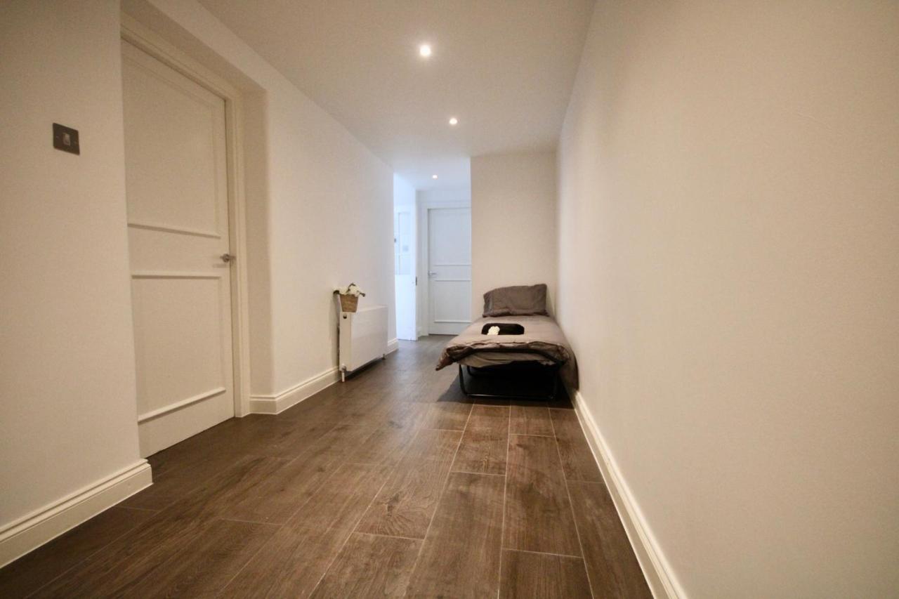 Appartement Superb Flat Near Victoria Station à Londres Extérieur photo