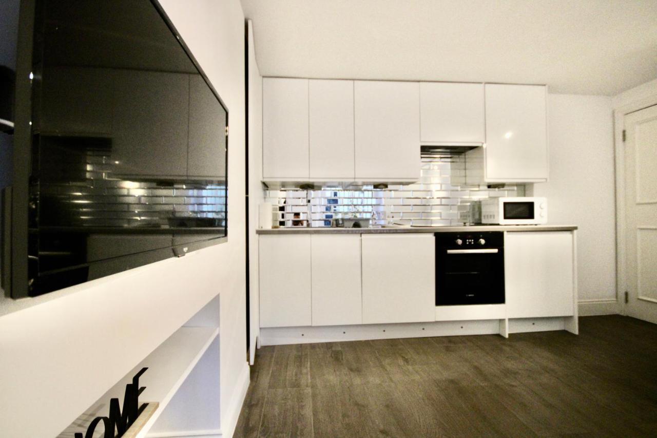 Appartement Superb Flat Near Victoria Station à Londres Extérieur photo