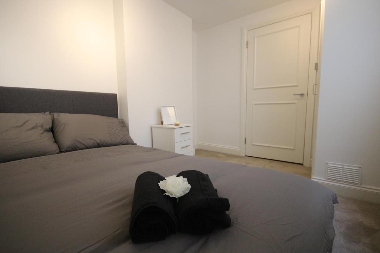 Appartement Superb Flat Near Victoria Station à Londres Extérieur photo